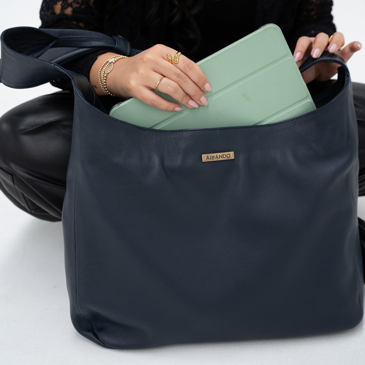 Cartera Moña